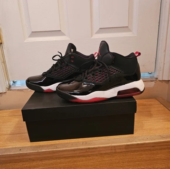 Jordan Black Athletic Shoes Performance Excellence - Picture 5 of 12